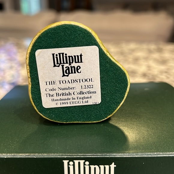 Lilliput Lane The Toadstool - Picture 6 of 9